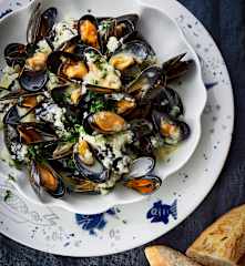 Mussels in Cream and White Wine Sauce