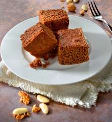 Torta greca al cioccolato e mandorle