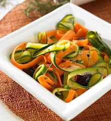 Tagliatelle de cenouras e curgetes