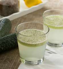 Agua de pepino con limón y chía