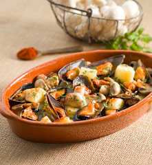 Patatas con mejillones