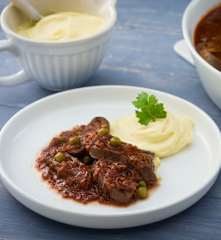 Lengua de ternera al vino tinto
