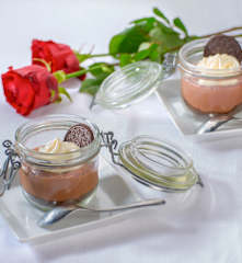 Vasetti al gianduia e biscotti (per 2 persone)