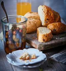 Pan de queso feta y aceitunas