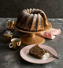 Bitter Çikolata ve Fındıklı Kek