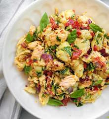 Somonlu Sebzeli Makarna