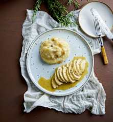 Hendl in Honig-Senf-Sauce mit Erdäpfel-Speck-Püree