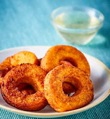 Kuih keria (donas de camote)