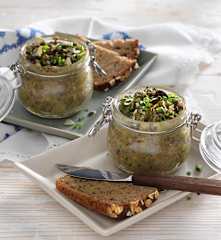 Käferbohnenmousse mit Kernöl