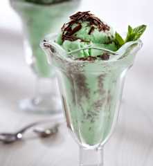 Gelado de menta e chocolate