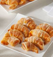 Minicroissants de langostino y sobrasada