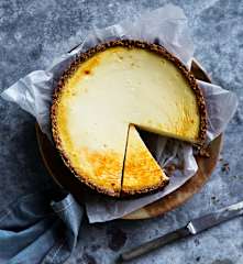 Baked honey cheesecake