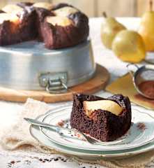 Torta di farro al cacao e pere (vegan)