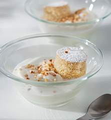 Helado de leche merengada con gató mallorquín