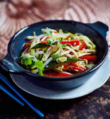 Bohnensprossen-Gurken-Salat  (豆芽拌小黄瓜)