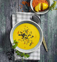 Rote Linsen-Kürbissuppe