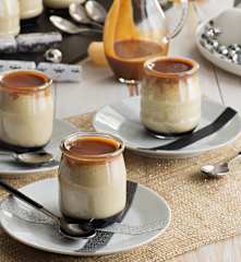 Flan de almendra con salsa de caramelo