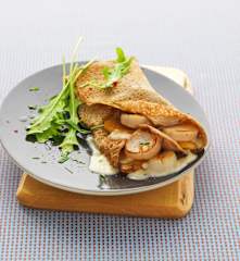 Crêpes di grano saraceno con capesante e speck