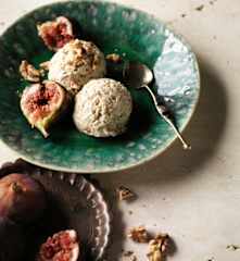 Fig and walnut ice cream