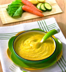 Pappa di verdure miste con pollo e cereali (7-9 mesi)