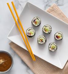 Rainbow cauliflower sushi