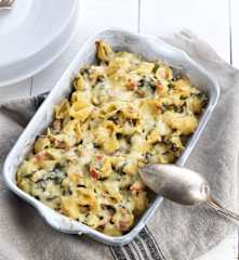 Massa com espinafres e fiambre no forno