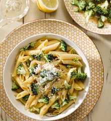 Brokolice s těstovinami a ančovičkami