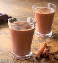 Cioccolato caldo con liquore all'arancia