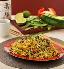 Nouilles chinoises et légumes au curry