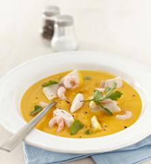 Pangasiussuppe mit Garnelen
