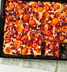 Aprikosen-Johannisbeer-Kuchen