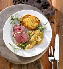 Lammrollen mit Bayrisch Kraut und Kartoffel-Blini