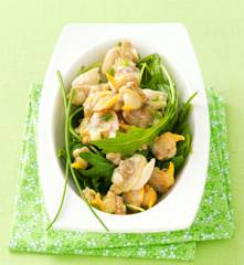 Coquillages en vapeur de citron et salade de roquette