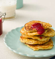 Placki z chleba z sosem malinowym (bez cukru)