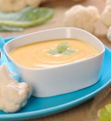 Krémová květáková polévka