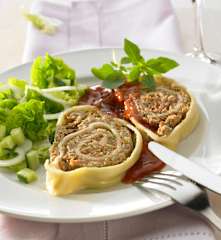 Hackfleisch-Nudelrolle