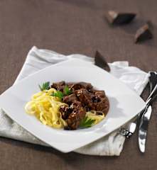 Hirschragout mit Schokolade