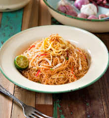 Mi Siam (Spicy Siamese Noodles)