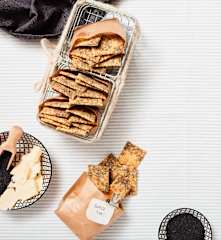 Käse-Sesam-Cracker