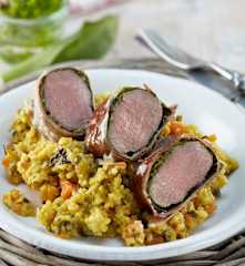 Möhren-Hirsotto mit Lammfilet im Bärlauchmantel