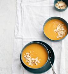 Sopa fria de pêssego e cenoura