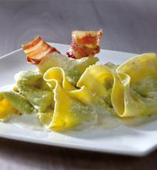 Pappardelle ripiene di piselli