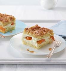 Aprikosen-Bienenstich