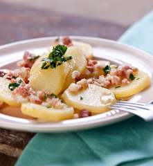 Warmer Speck-Kartoffelsalat