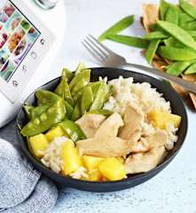 Poulet à l'ananas, pois gourmands et riz