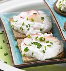 Frühlingsquark zum Brot