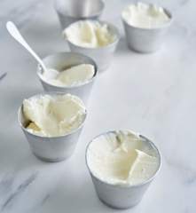 Gelado com sabor a piña colada