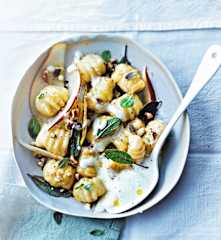 Gnocchis aux poires, noix de pécan et gorgonzola
