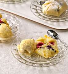 Bizcochos con frutos rojos y chocolate en papillote