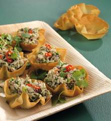 Thai-Hähnchen in Wan-Tan-Schalen